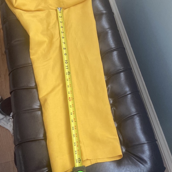 Camille La Vie capris, size 6 in golden yellow - Picture 7 of 9